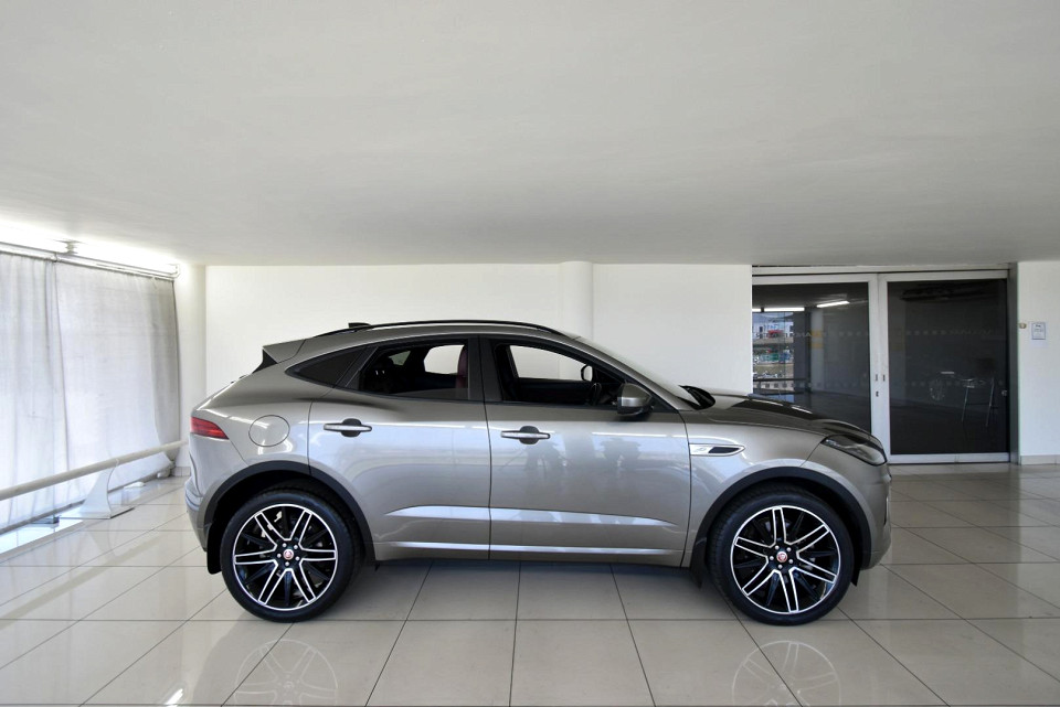 2022 JAGUAR E-PACE 2.0 D D200 R-DYNAMIC SE AWD (147kW)