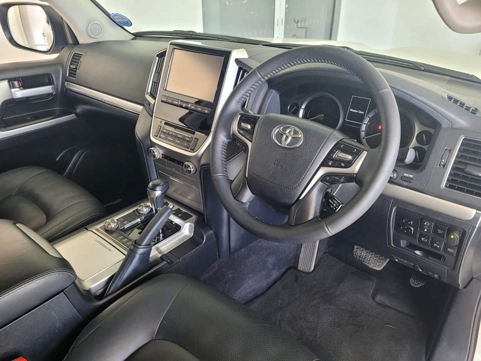 2018 TOYOTA LAND CRUISER 200 4.5 D VX AT