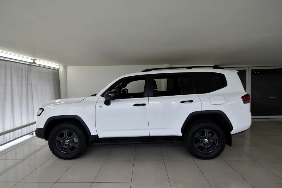 2023 TOYOTA LAND CRUISER 300 3.3D GR-S