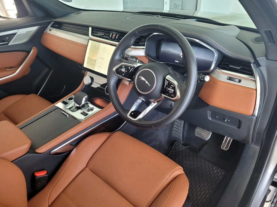 2024 JAGUAR F-PACE 2.0 D D200 R-DYNAMIC SE AWD (147kW)
