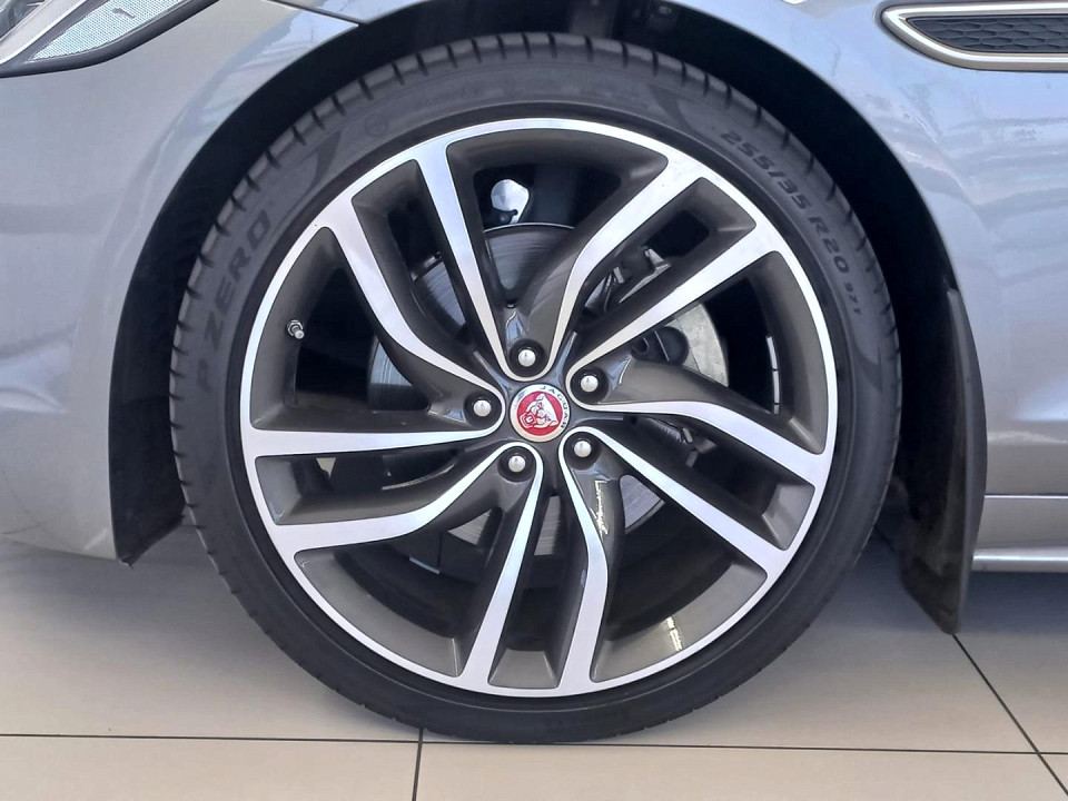 2022 JAGUAR XF 2.0 D D200 R-DYNAMIC HSE RWD (147kW)