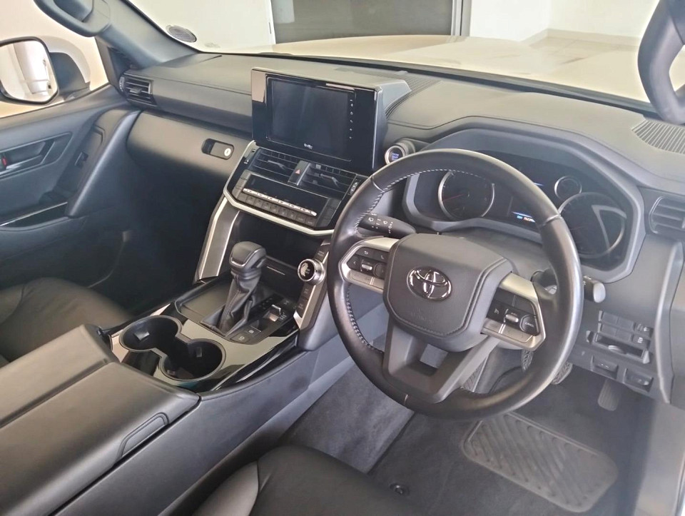 2023 TOYOTA LAND CRUISER 300 3.3D GX-R