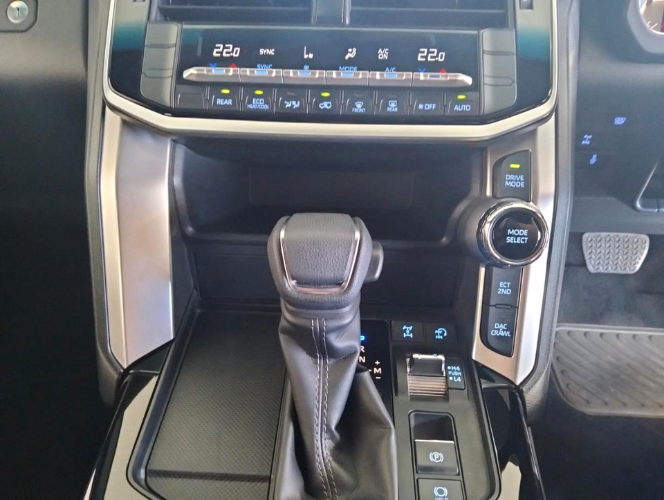 2023 TOYOTA LAND CRUISER 300 3.3D GX-R