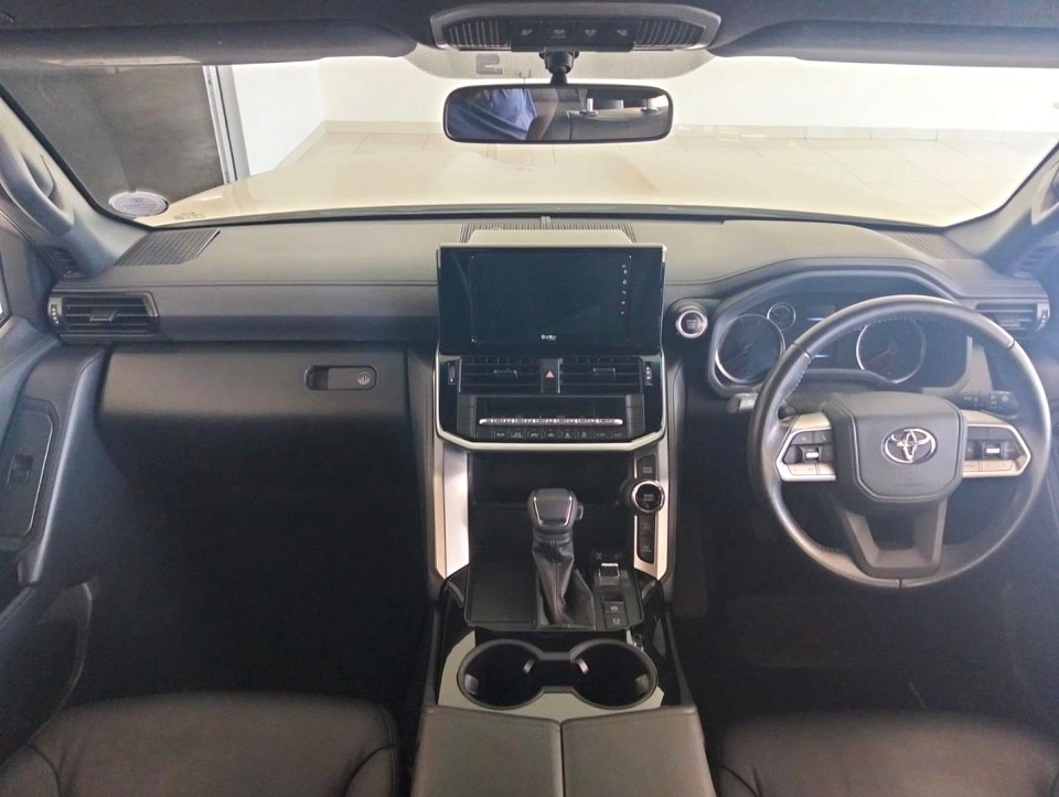2023 TOYOTA LAND CRUISER 300 3.3D GX-R