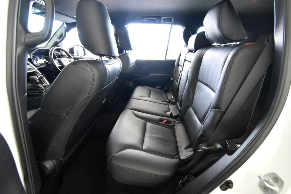 2023 TOYOTA LAND CRUISER 300 3.3D GX-R