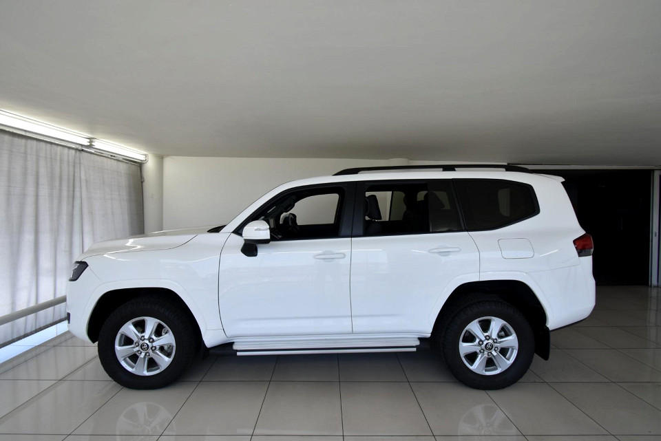 2023 TOYOTA LAND CRUISER 300 3.3D GX-R