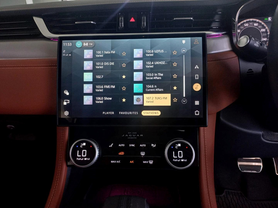 2025 JAGUAR F-PACE F-Pace