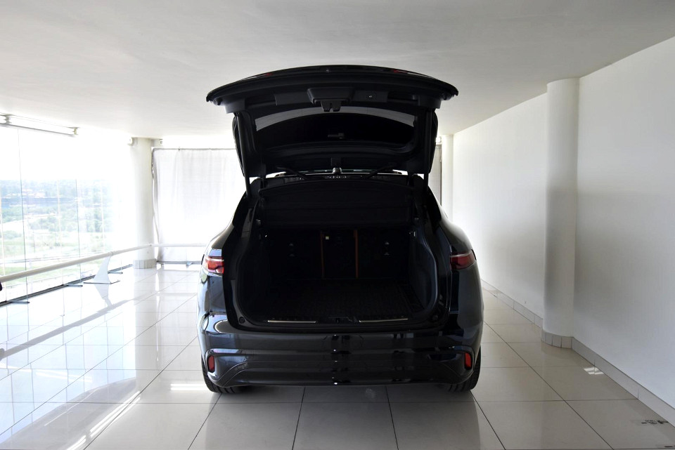 2025 JAGUAR F-PACE F-Pace