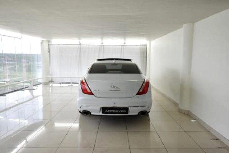 2016 JAGUAR XJ 5.0 V8 S/C AUTOBIOGRAPHY LWB