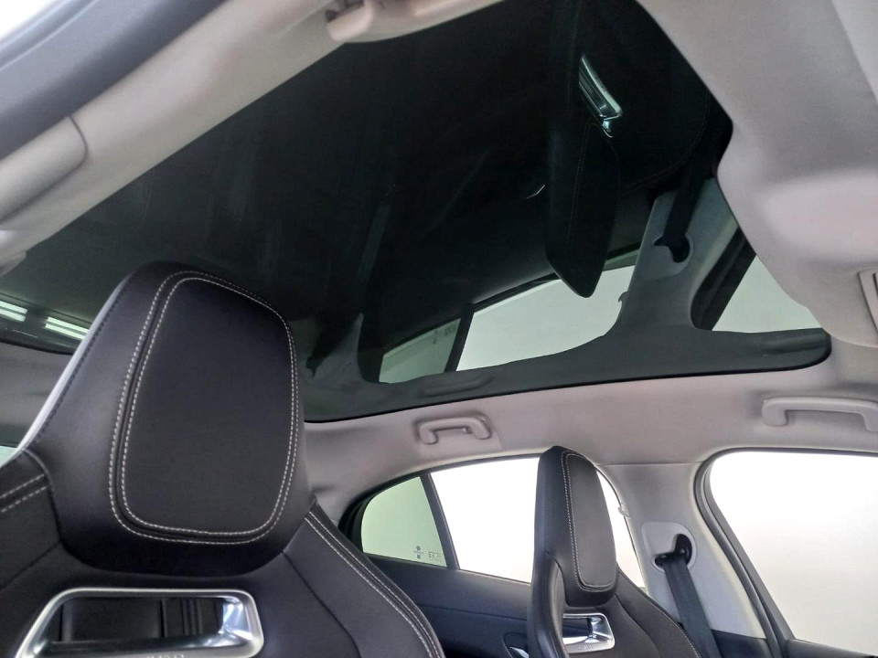 2021 JAGUAR I-PACE 90 kWh SE (294kW)