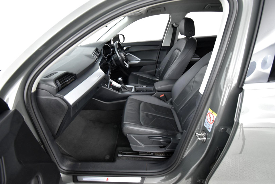 2023 AUDI Q3 35 TFSI S TRONIC