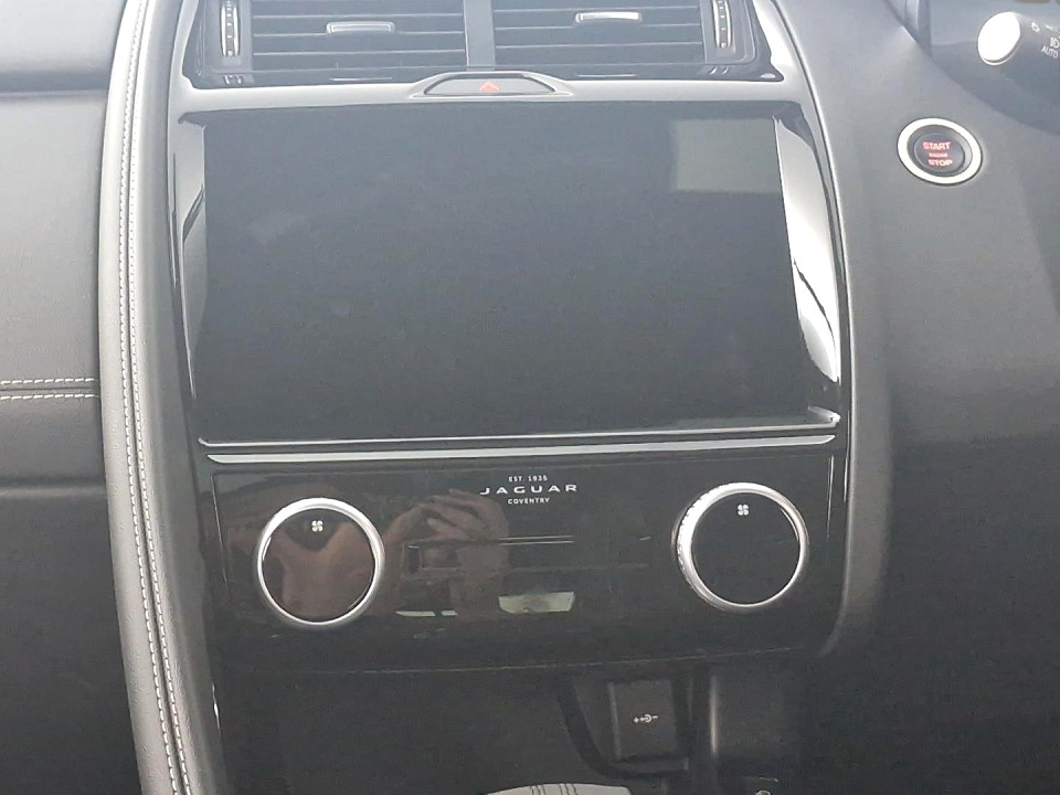 2024 JAGUAR E-PACE 2.0 D D200 R-DYNAMIC SE AWD (147kW)