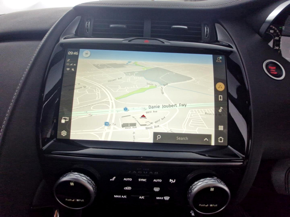 2024 JAGUAR E-PACE 2.0 D D200 R-DYNAMIC SE AWD (147kW)