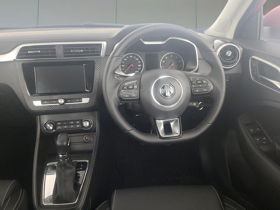 2026 MG ZS 1.5 LUXURY AT