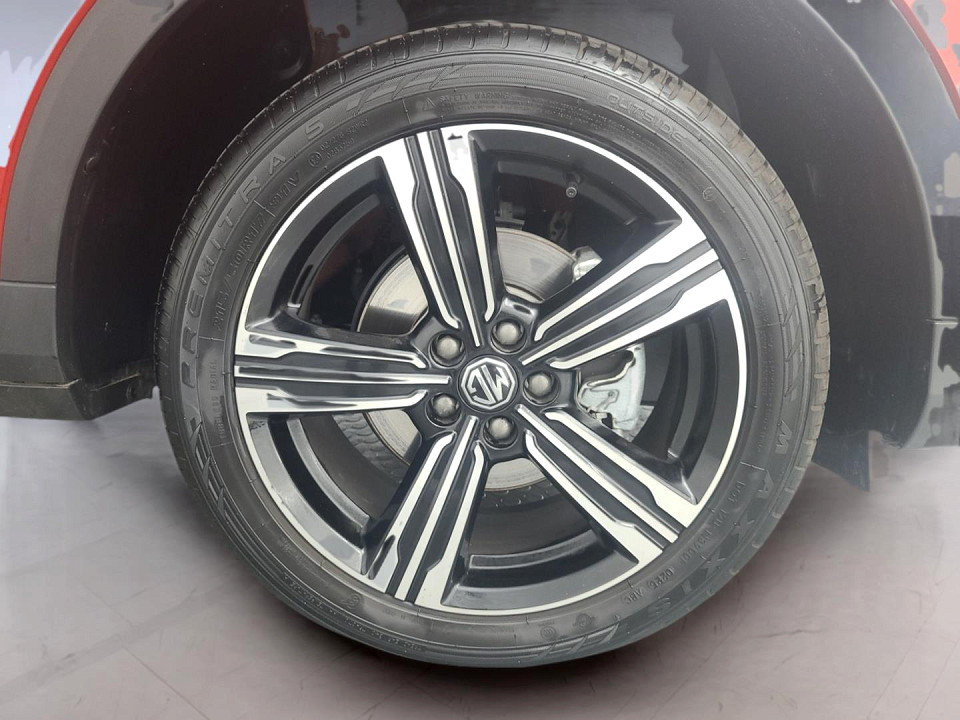 2026 MG ZS 1.5 LUXURY AT