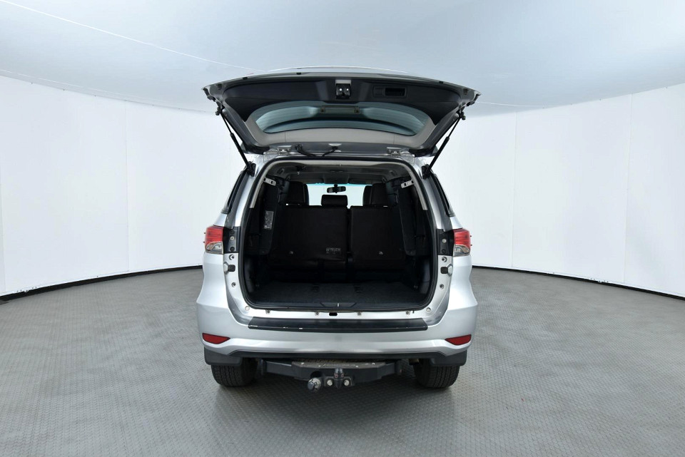 2020 TOYOTA FORTUNER 2.4 GD-6 RAISED BODY AT