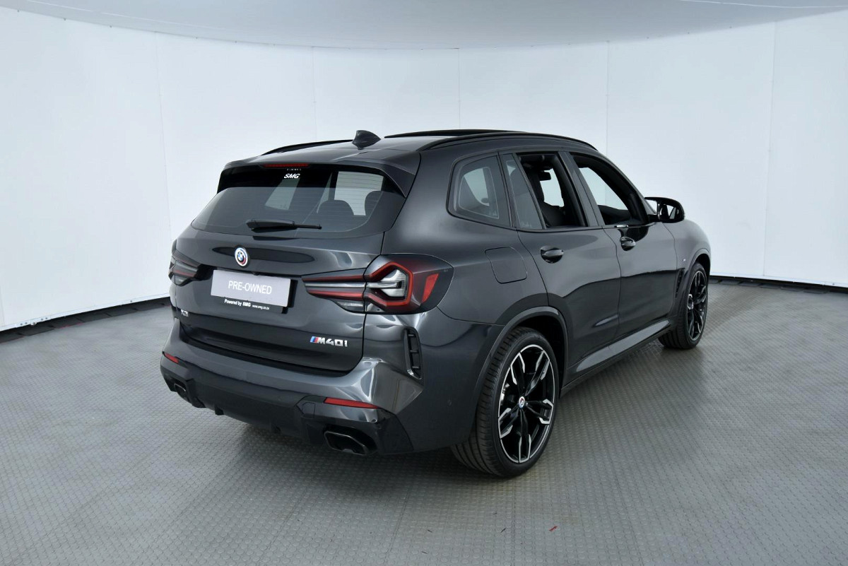 2022 BMW X3 M40i