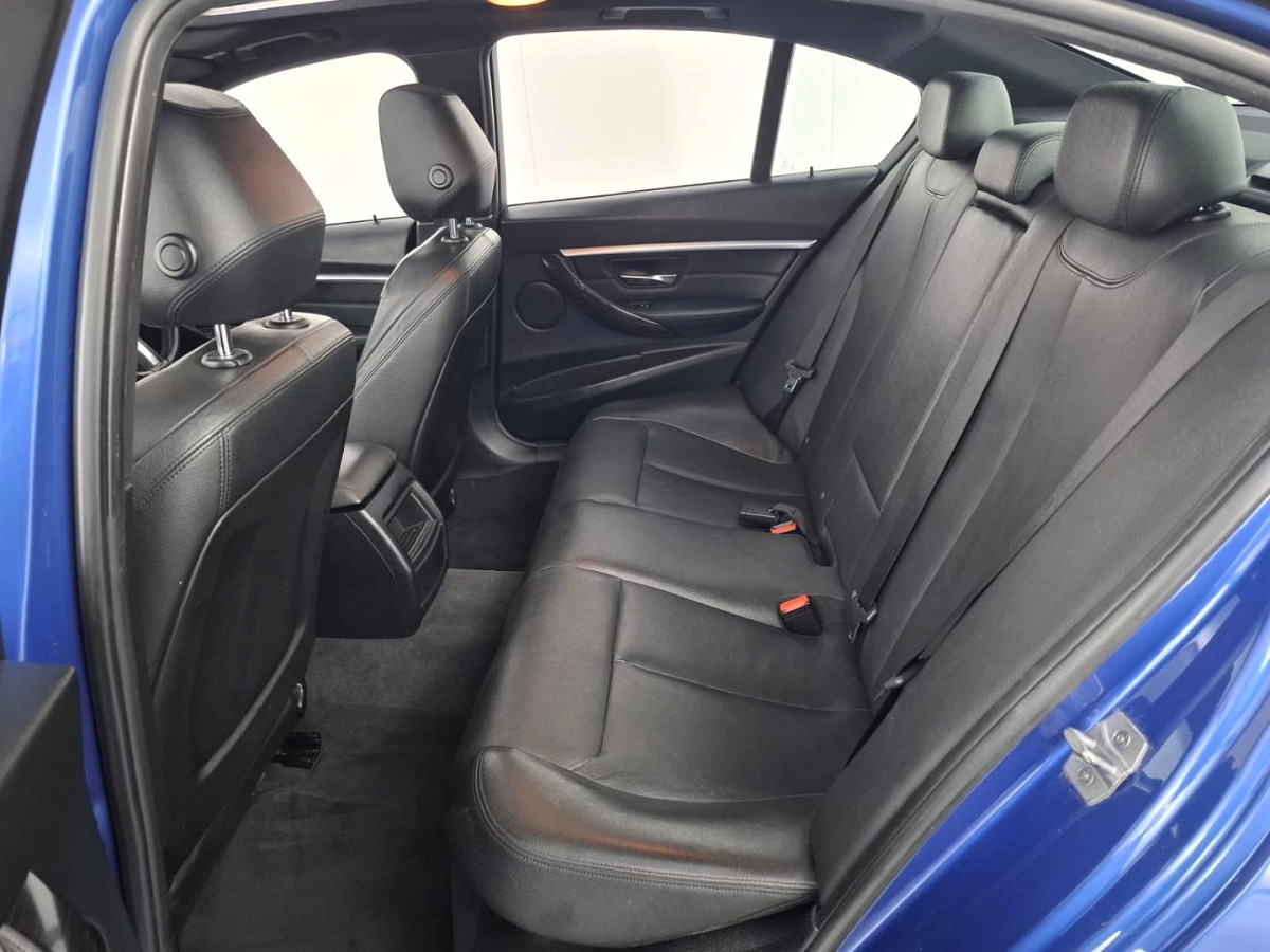 2018 BMW 3 SERIES SEDAN 318i M SPORT STEPTRONIC