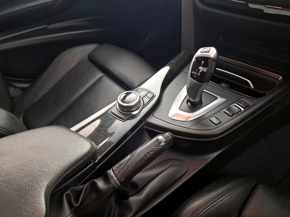 2018 BMW 3 SERIES SEDAN 318i M SPORT STEPTRONIC