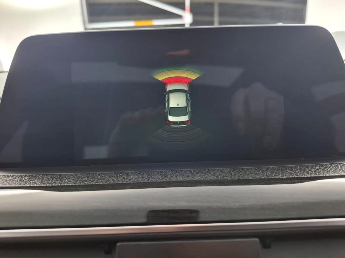 2018 BMW 3 SERIES SEDAN 318i M SPORT STEPTRONIC