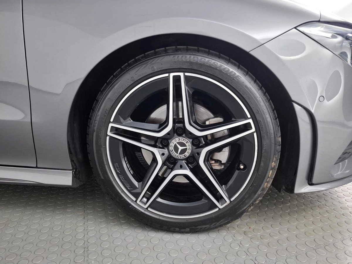 2023 MERCEDES-BENZ CLA 200 AT