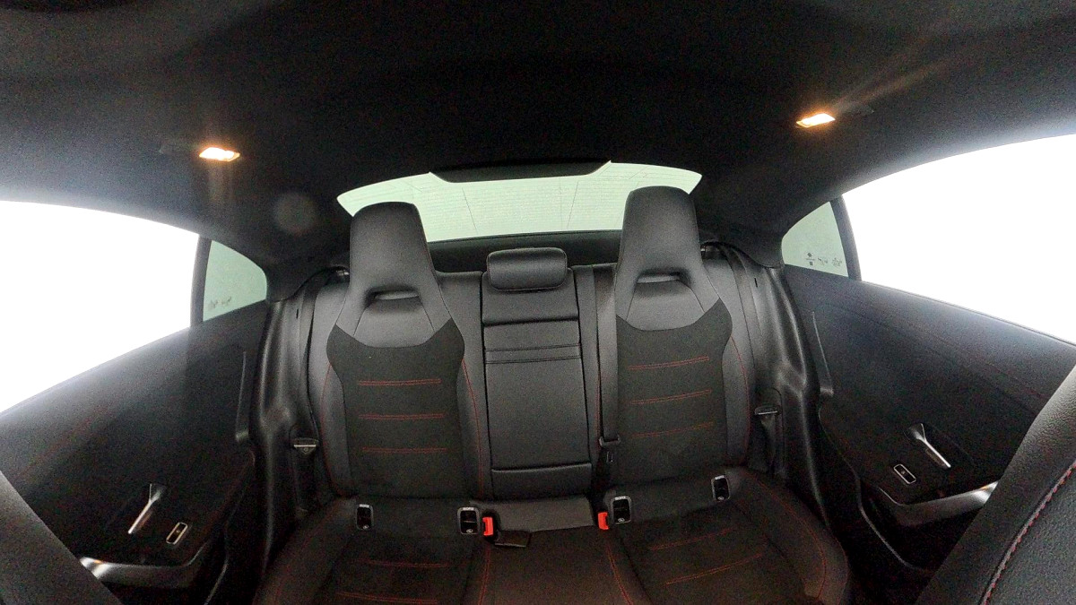 2023 MERCEDES-BENZ CLA 200 AT