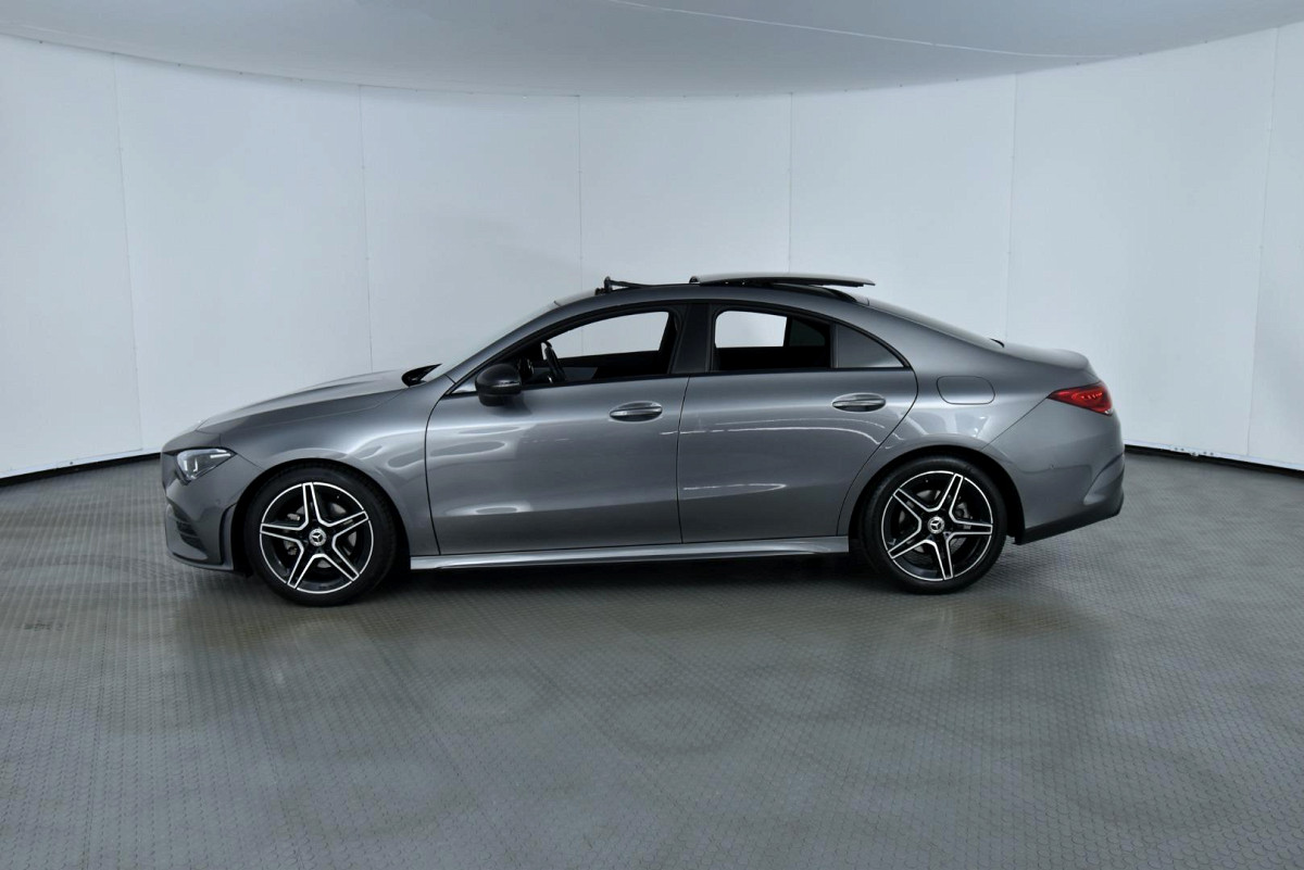2023 MERCEDES-BENZ CLA 200 AT