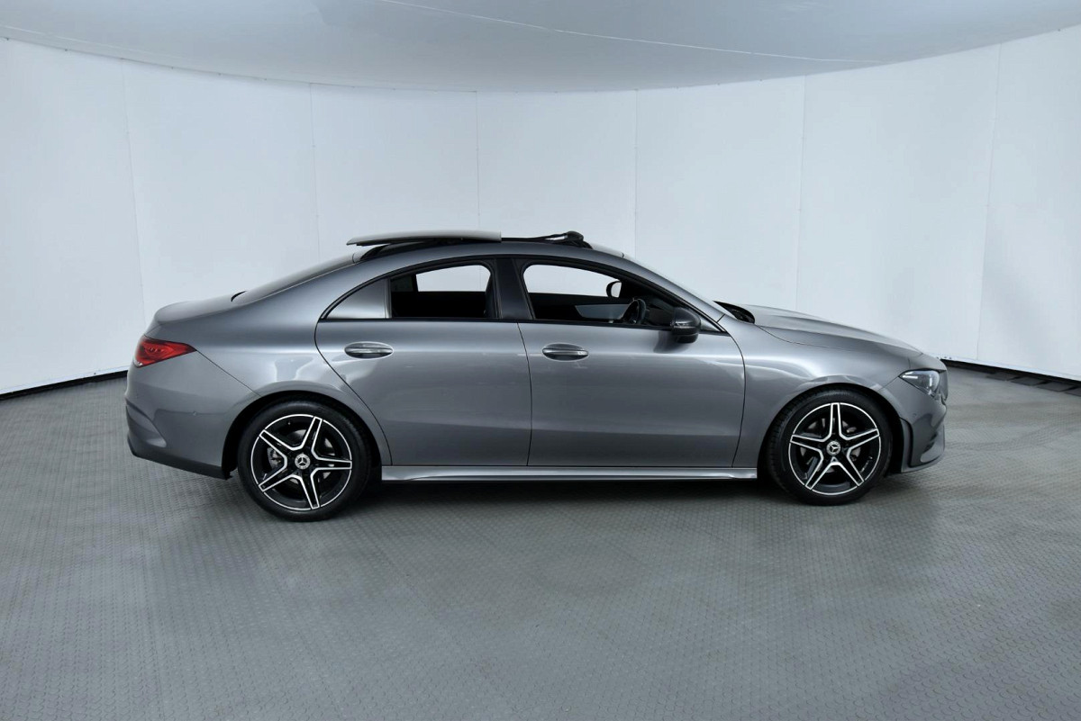 2023 MERCEDES-BENZ CLA 200 AT
