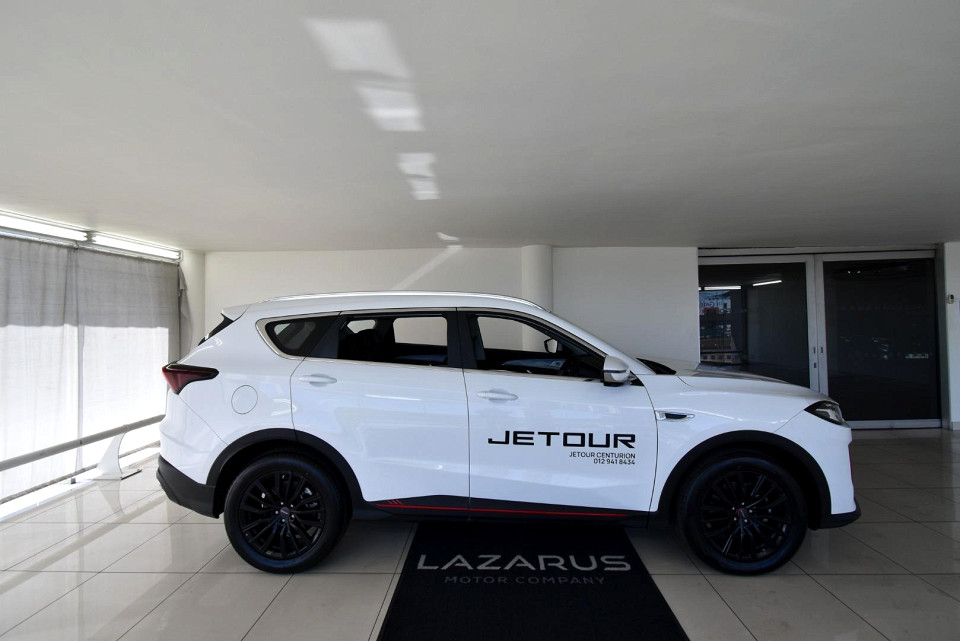 2025 JETOUR X70 PLUS 1.5T MOMENTUM
