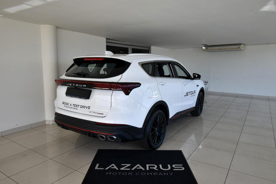 2025 JETOUR X70 PLUS 1.5T MOMENTUM