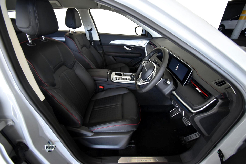 2025 JETOUR X70 PLUS 1.5T MOMENTUM