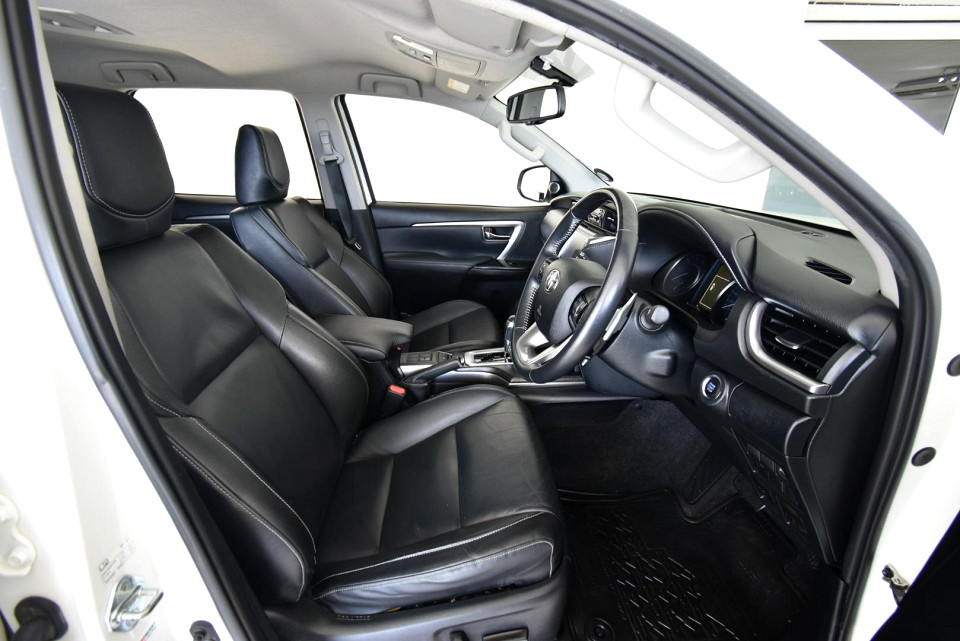 2021 TOYOTA FORTUNER 2.8 GD-6 RAISED BODY AT