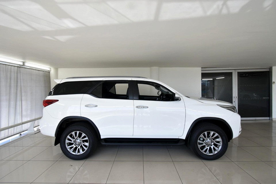 2021 TOYOTA FORTUNER 2.8 GD-6 RAISED BODY AT