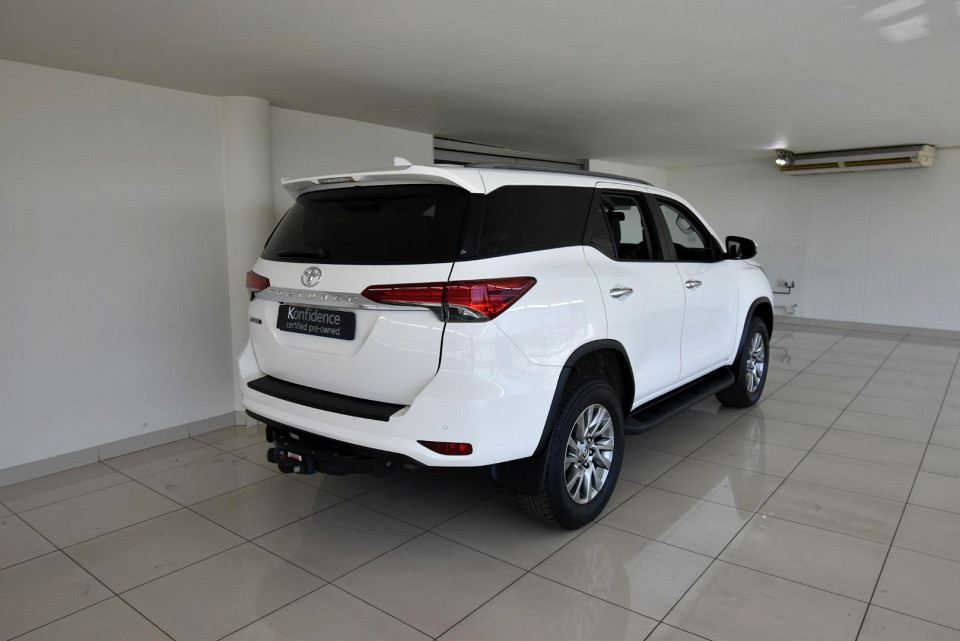 2021 TOYOTA FORTUNER 2.8 GD-6 RAISED BODY AT