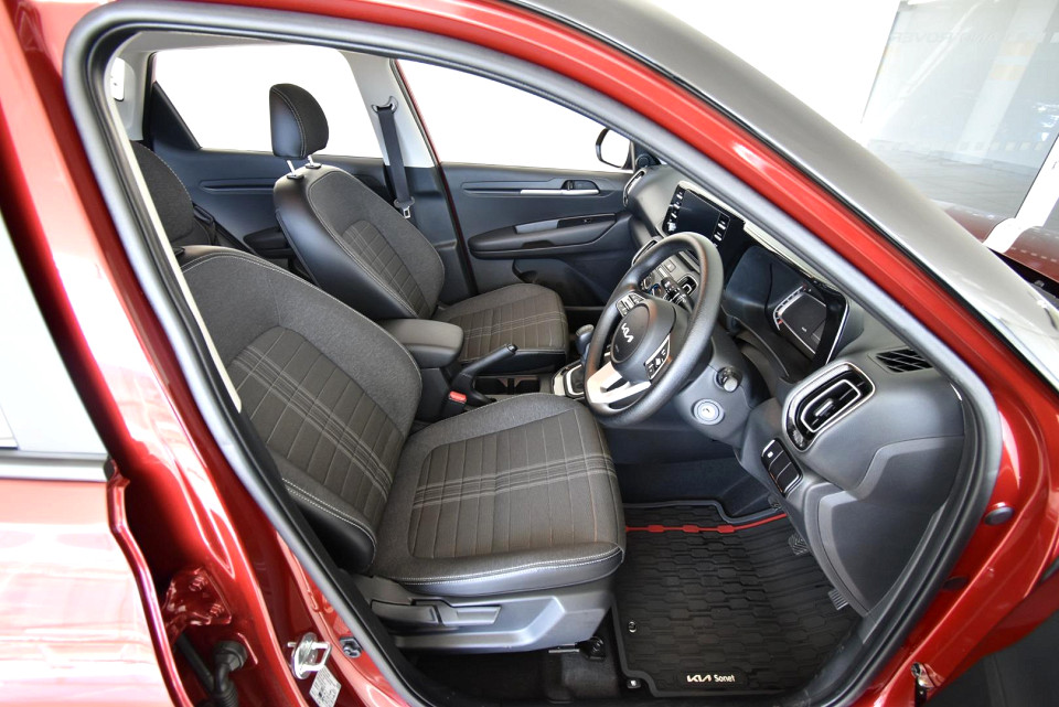 2025 KIA SONET 1.5 LS MT