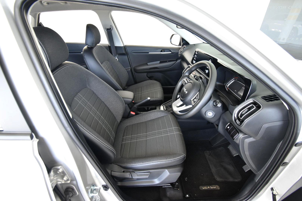 2025 KIA SONET 1.5 LX CVT