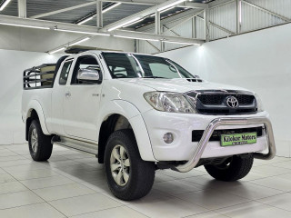 2011 TOYOTA HILUX 3.0 D-4D Xtra CAB R/BODY 4X4 RAIDER