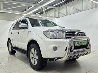 2011 TOYOTA FORTUNER 3.0 D-4D R/BODY AT