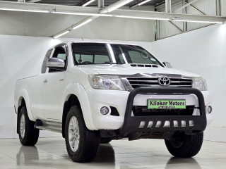 2015 TOYOTA HILUX 3.0 D-4D Xtra CAB R/BODY 4X4 RAIDER