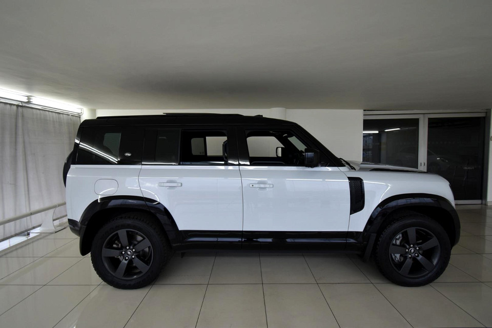 2023 LAND ROVER DEFENDER 110 3.0 D D300 X-DYNAMIC HSE (221kW)