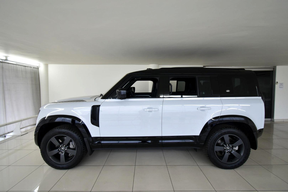 2023 LAND ROVER DEFENDER 110 3.0 D D300 X-DYNAMIC HSE (221kW)