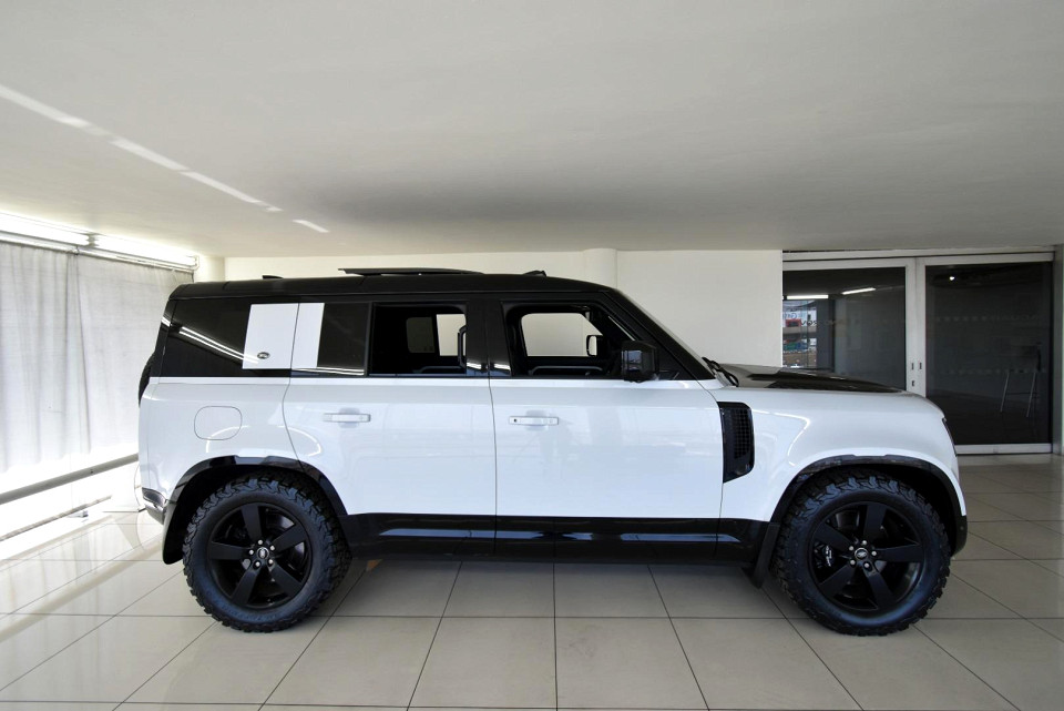 2023 LAND ROVER DEFENDER 110 5.0 P P525 V8 (386kW)