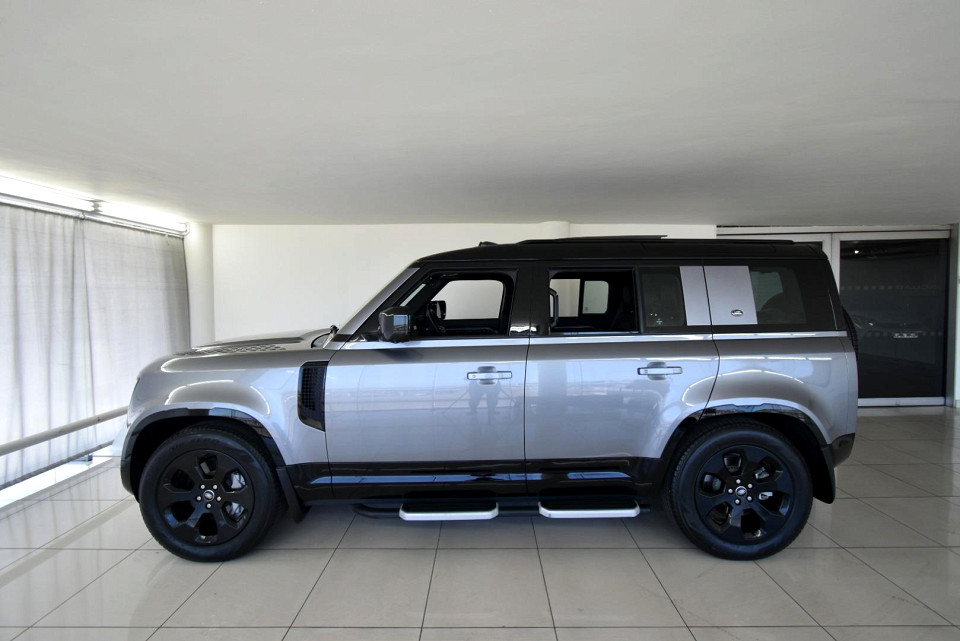 2023 LAND ROVER DEFENDER 110 3.0 D D300 X-DYNAMIC HSE (221kW)