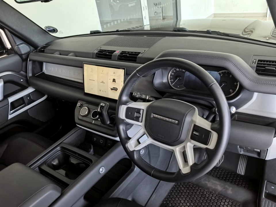 2023 LAND ROVER DEFENDER 110 3.0 D D300 X-DYNAMIC HSE (221kW)