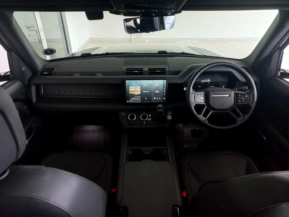 2024 LAND ROVER DEFENDER 130 3.0D D350 X-DYNAMIC HSE (257kW)