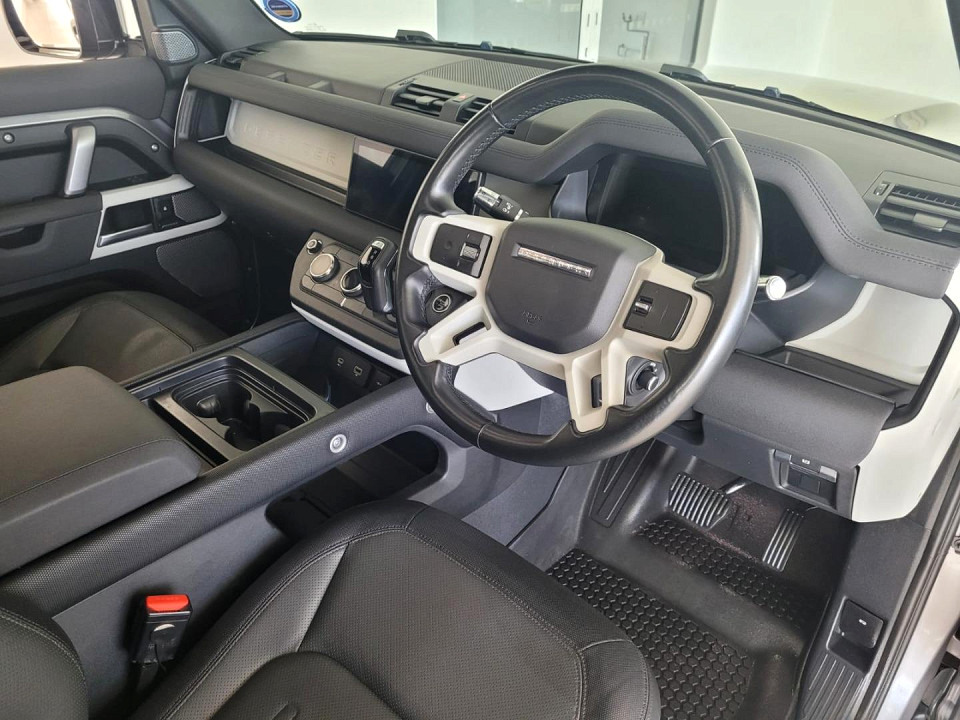 2021 LAND ROVER DEFENDER 110 2.0 D D240 X-DYNAMIC SE (177kW)