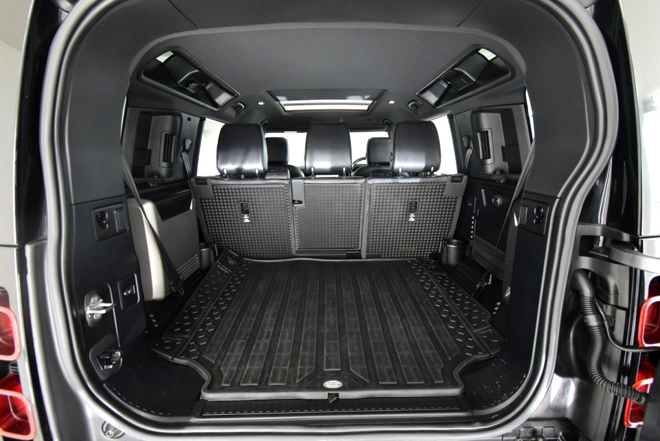 2021 LAND ROVER DEFENDER 110 2.0 D D240 X-DYNAMIC SE (177kW)