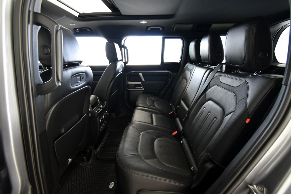 2021 LAND ROVER DEFENDER 110 2.0 D D240 X-DYNAMIC SE (177kW)