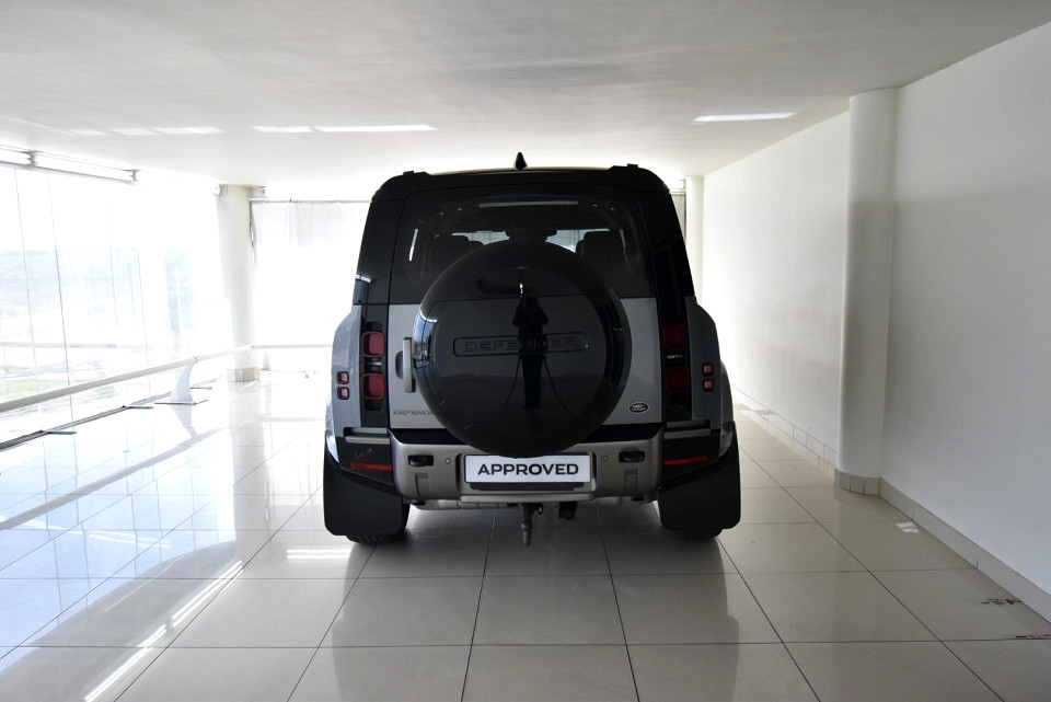 2021 LAND ROVER DEFENDER 110 2.0 D D240 X-DYNAMIC SE (177kW)