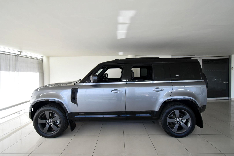 2021 LAND ROVER DEFENDER 110 2.0 D D240 X-DYNAMIC SE (177kW)